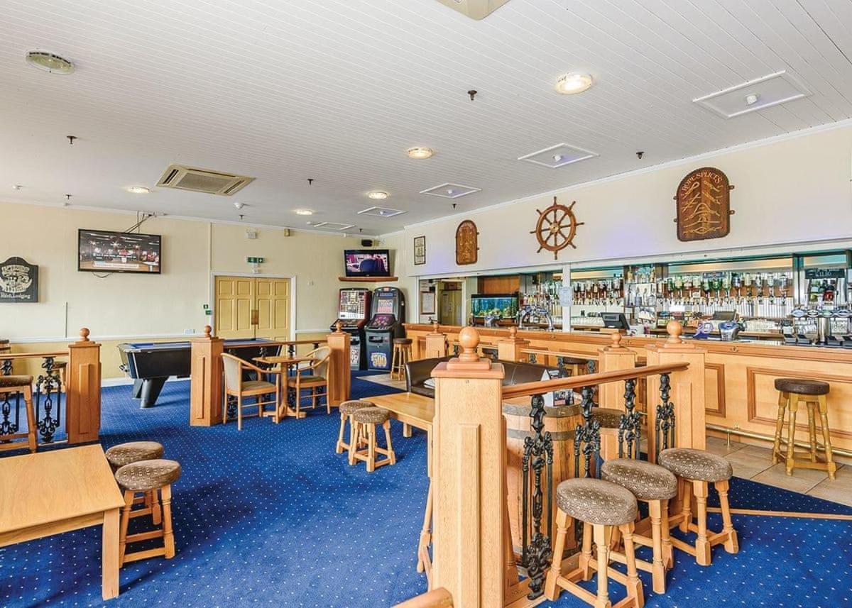 Holiday park Riverside Caravan *